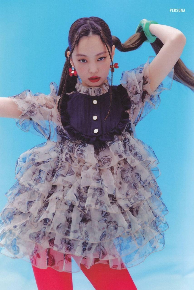 Seunghee OH MY GIRL biến bộ váy từng được Jennie BLACKPINK mặc thành "thảm họa thời trang" ảnh 4