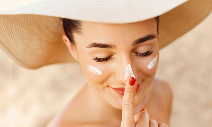 Những “bảo bối” cho làn da nhất định phải có trong túi xách mùa Hè của các cô gái ảnh 1