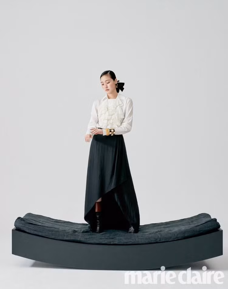 Ngắm trọn bộ hình ấn tượng của Kim Go Eun cùng chú ngựa Maximus (Quân Vương Bất Diệt) ảnh 9