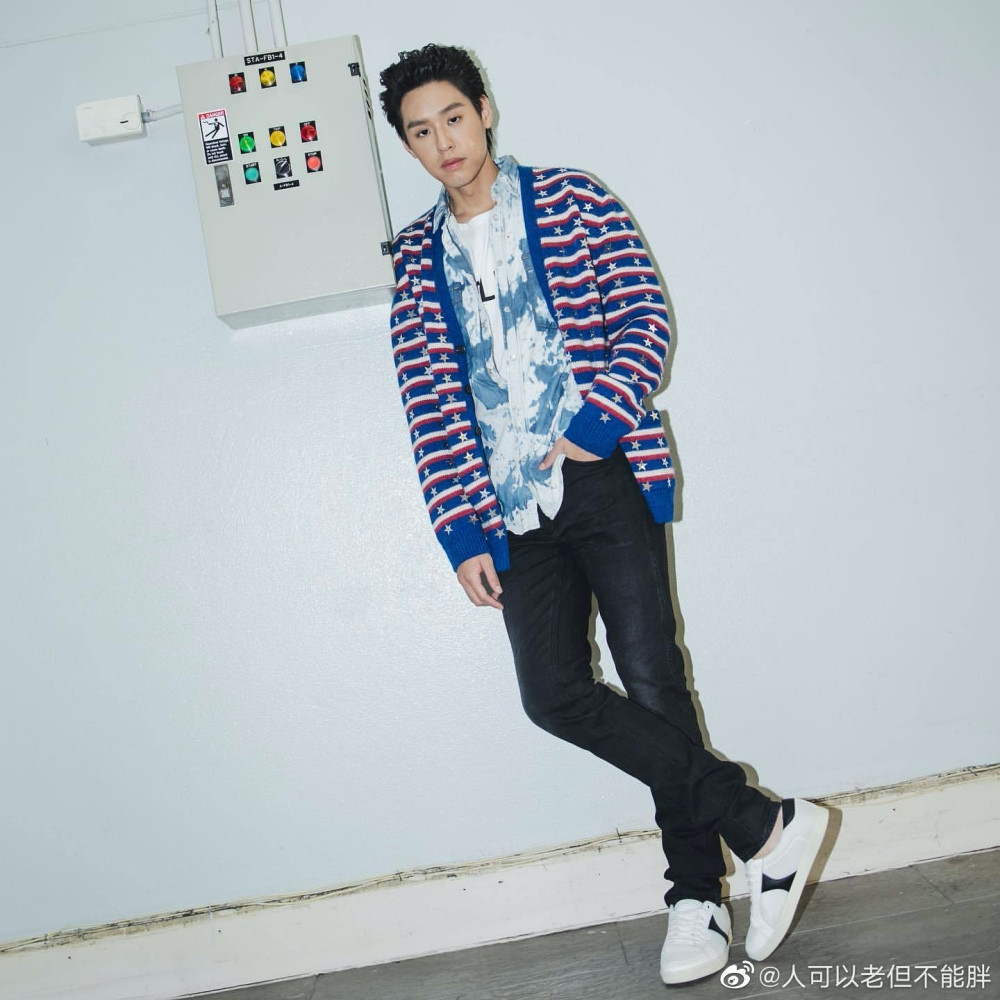 Ngắm Lisa đụng hàng toàn mỹ nam để thấy trình mix đồ của stylist nhà BLACKPINK thực sự quá đỉnh ảnh 8