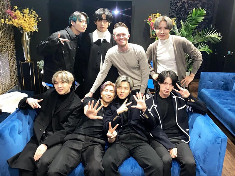 Stylist nhà Big Hit rất nhiều lần dường như quên mất j-hope cũng là một thành viên của BTS ảnh 3