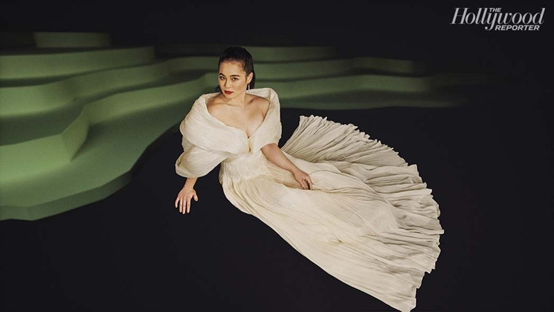 “Công chúa Disney” gốc Việt Kelly Marie Trần đầy quyền lực trong trang phục CONG TRI ảnh 5