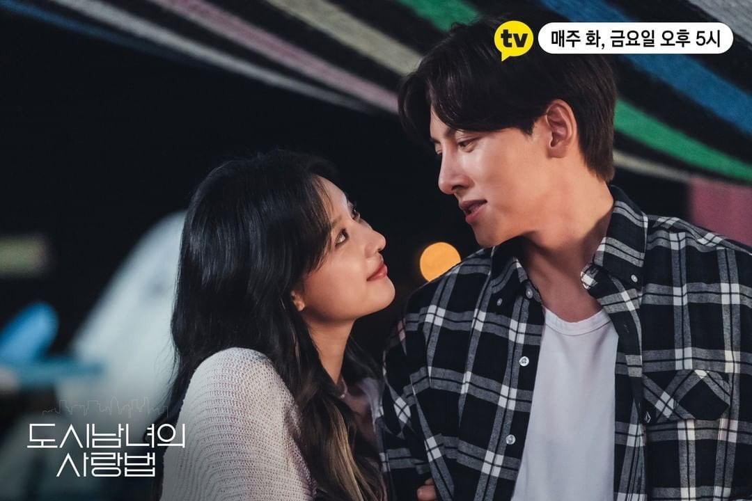 Thời điểm nào mang đến nhiều khởi sắc cho tình yêu của 12 cung Hoàng đạo trong năm 2021? ảnh 1