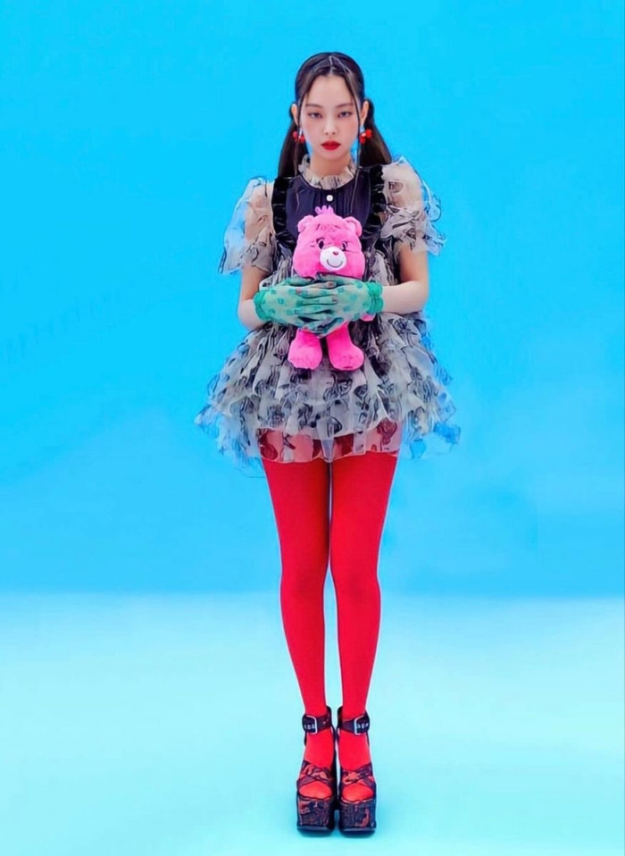 Đụng hàng váy búp bê, đẹp như Park Min Young vẫn phải chịu thua Jennie (BLACKPINK) ảnh 6