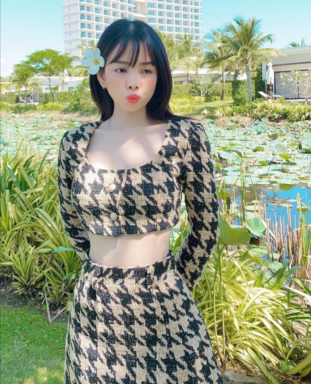 Ngắm gu thời trang chuẩn fashionista của Mie, DJ xinh đẹp của show “Rap Việt” ảnh 10