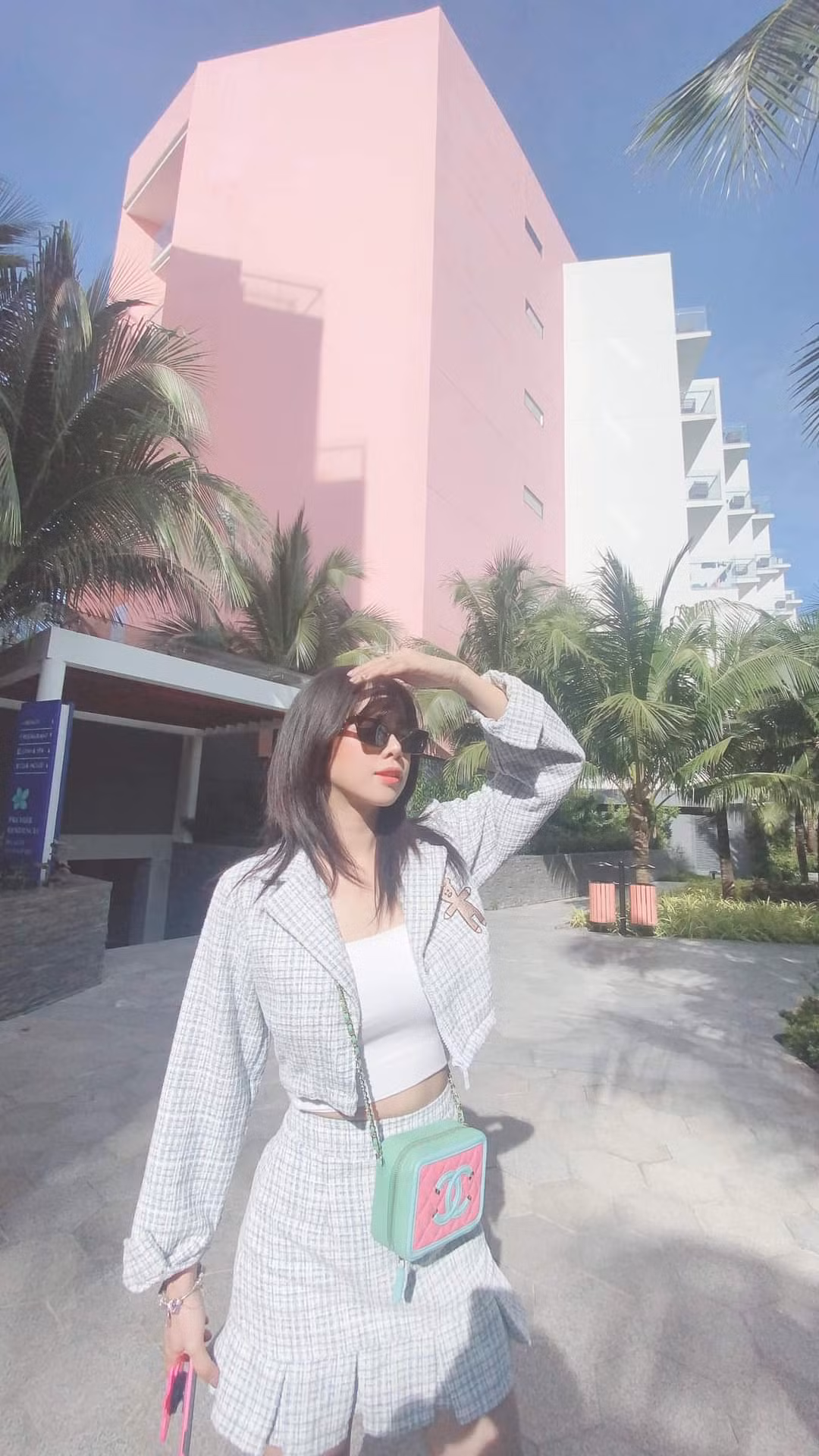 Ngắm gu thời trang chuẩn fashionista của Mie, DJ xinh đẹp của show “Rap Việt” ảnh 13
