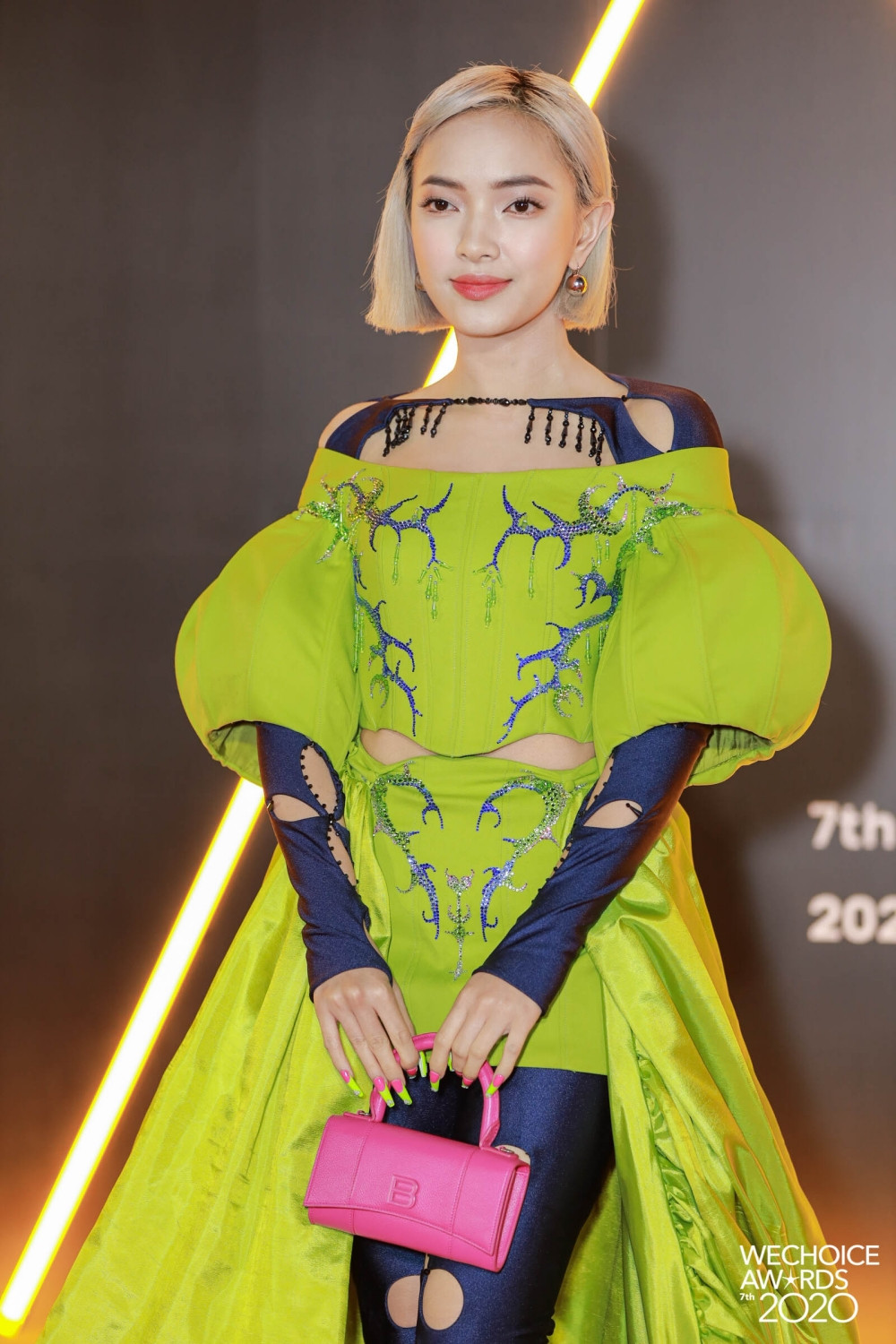 Ngọc Trinh, "hotgirl trứng rán" cùng dàn hot TikToker đọ sắc cực gắt trên thảm đỏ WeChoice ảnh 4