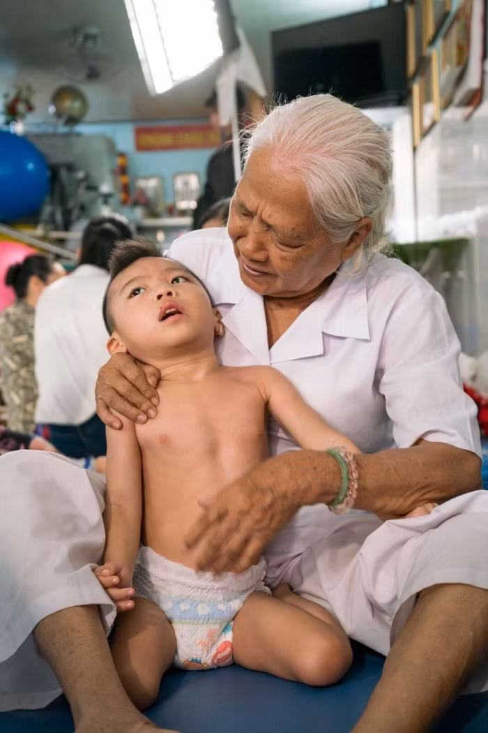 Thí sinh Hoa Hậu Việt Nam 2020 hóa thân làm nhân vật cổ tích trong dự án nhân ái đầu tiên ảnh 3