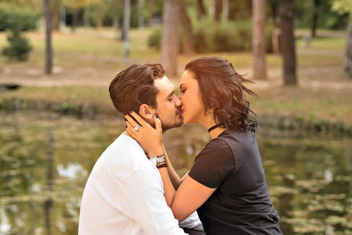 Bạn thuộc tuýp nào khi yêu đương: Chuyên “tấn công” hay chỉ “cố thủ” trong tình cảm? ảnh 6