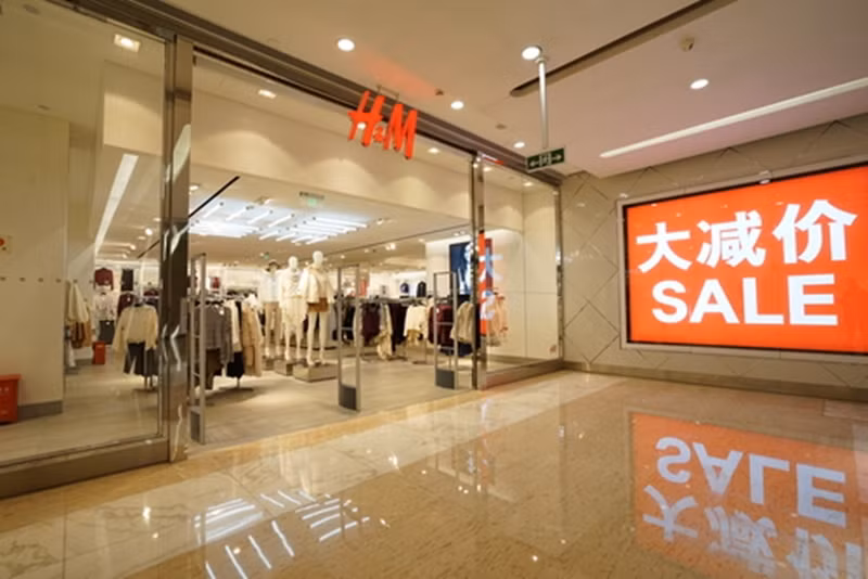 Lý do H&M và nhiều thương hiệu lớn bị tẩy chay ở Trung Quốc, các đại sứ đòi ngừng hợp tác? ảnh 3