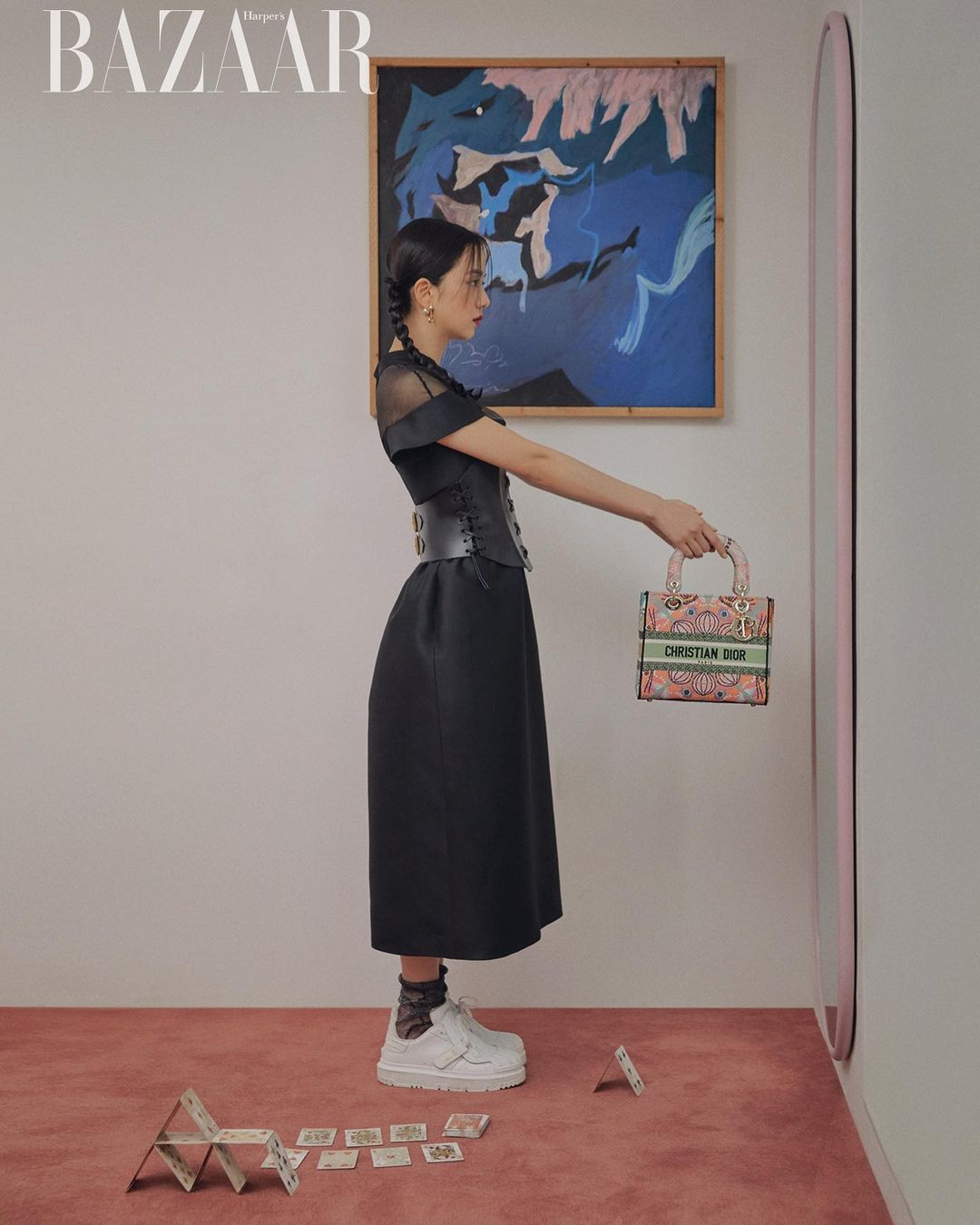 Jisoo “đầu bù tóc rối” trên Harper’s BAZAAR nhưng vẫn không giấu được visual đỉnh cao ảnh 6