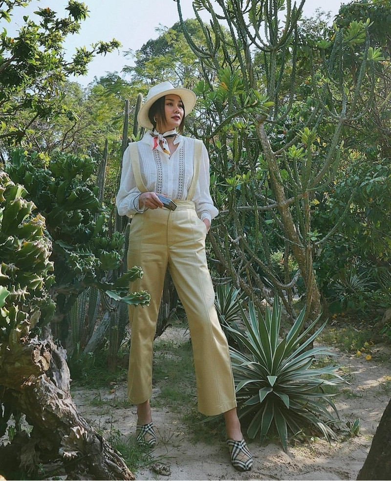 Không hẹn mà gặp, Ngọc Thảo, Thiều Bảo Trâm cùng dàn mỹ nhân trổ tài mix đồ với sắc trắng ảnh 8