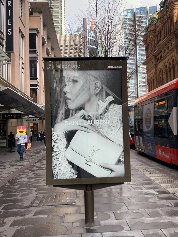 Dịch bệnh thì mặc dịch bệnh, Rosé vẫn giúp Yves Saint Laurent tăng trưởng siêu khủng ảnh 1