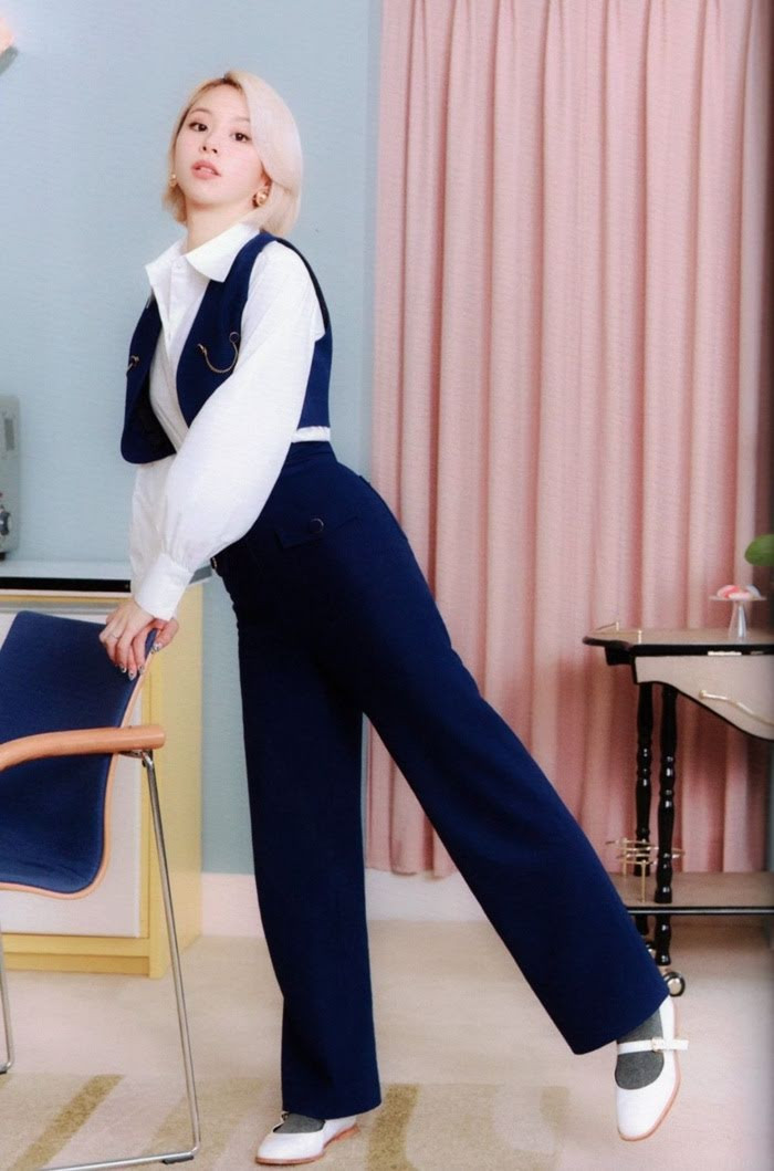 Netizen Hàn năn nỉ stylist cho TWICE “bê” trang phục album phiên bản Retro lên sân khấu ảnh 25