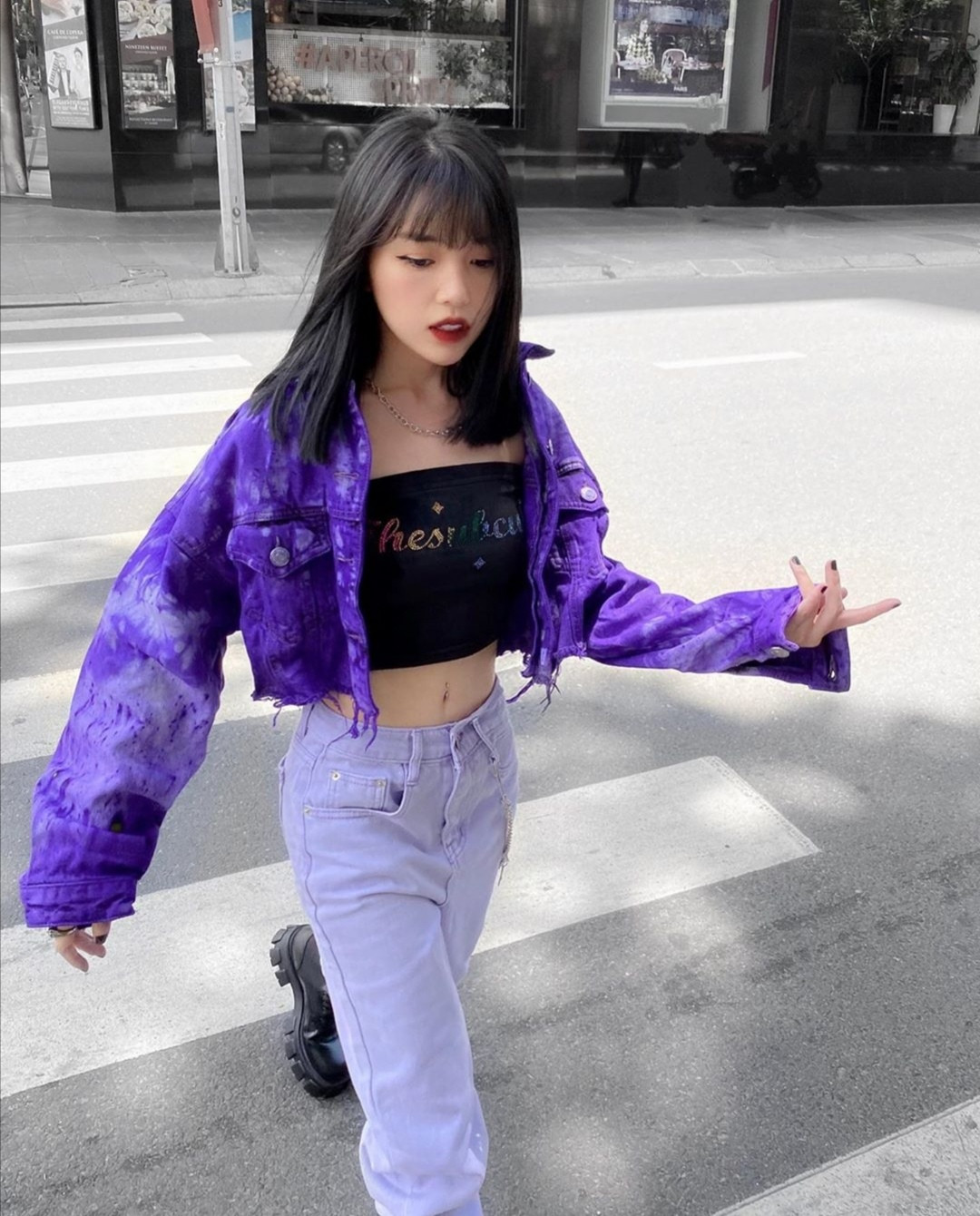 3 mẫu áo khiến nhiều sao Việt “u mê”, diện suốt 3 tháng Hè vẫn không thấy chán! ảnh 4