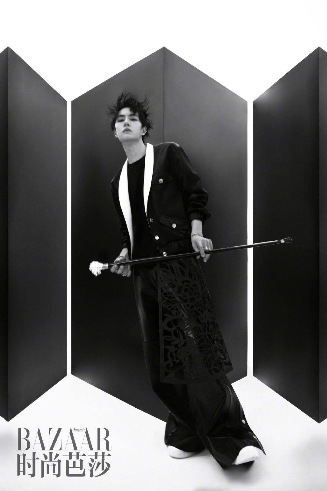Vương Nhất Bác khoe khí chất vương giả đầy quyền lực trên bìa khai quý của Harper’s BAZAAR Trung ảnh 9