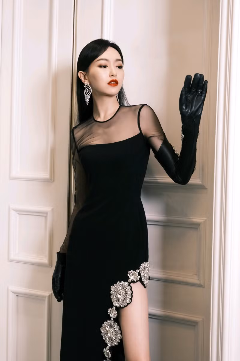 Đường Yên - “Mẹ bỉm sữa” hot nhất nhì C-Biz khoe thân hình nuột nà và trang phục đắt giá ảnh 6