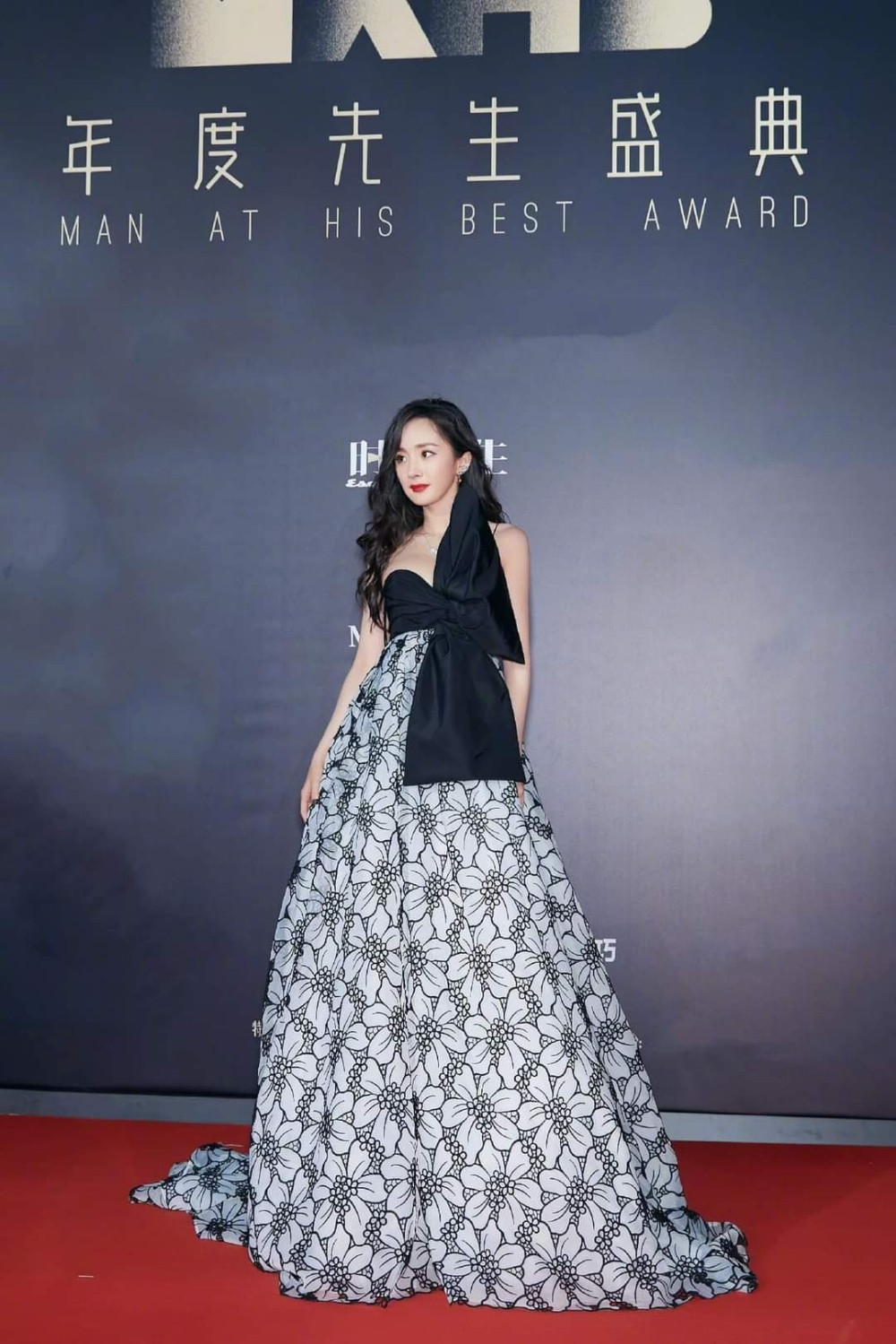 Dương Mịch khoe nhan sắc không đổi sau 7 năm nhưng lại bị chê “xôi thịt” trên thảm đỏ ảnh 6