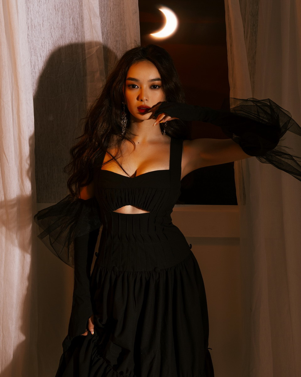 Kaity Nguyễn hóa “Quý Cô Trăng Máu” huyền bí, đầy ma mị trong bộ ảnh Halloween ảnh 2