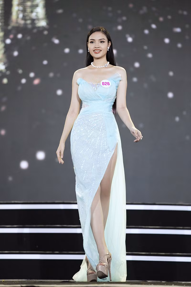 Top 35 Hoa hậu Việt Nam 2020 chính thức lộ diện trong trang phục dạ hội lộng lẫy ảnh 30