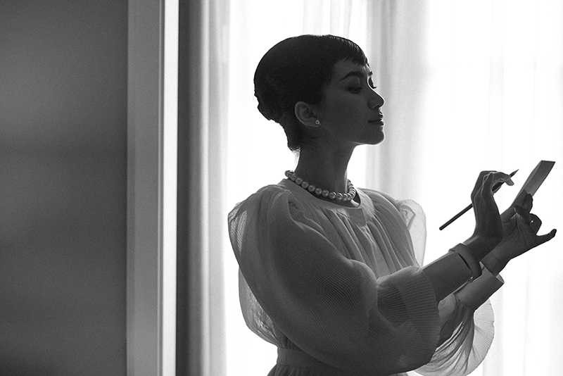 Hòa Minzy hóa "quý cô Hollywood", lấy cảm hứng từ ngôi sao điện ảnh Audrey Hepburn ảnh 8