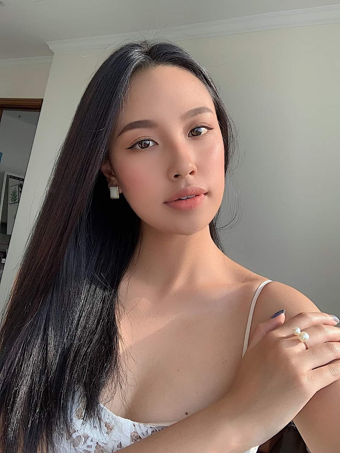 Tường Linh - thí sinh Hoa hậu Việt Nam tự tin với nhan sắc, sở hữu chiều cao khủng 1m77 ảnh 2