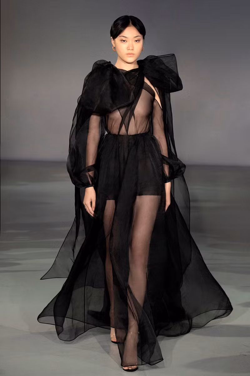 Thông tin NTK Trần Hùng xuất hiện trên trang chủ của “London Fashion Week 2020“ ảnh 9