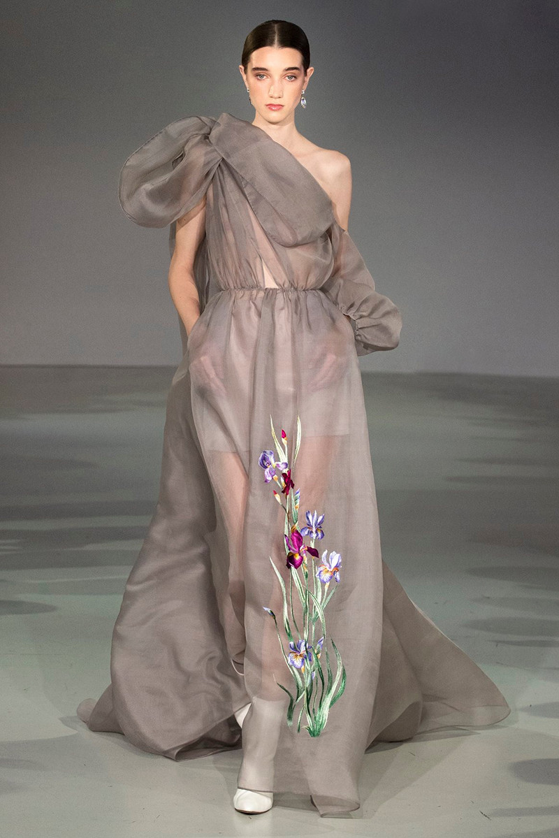 Thông tin NTK Trần Hùng xuất hiện trên trang chủ của “London Fashion Week 2020“ ảnh 10