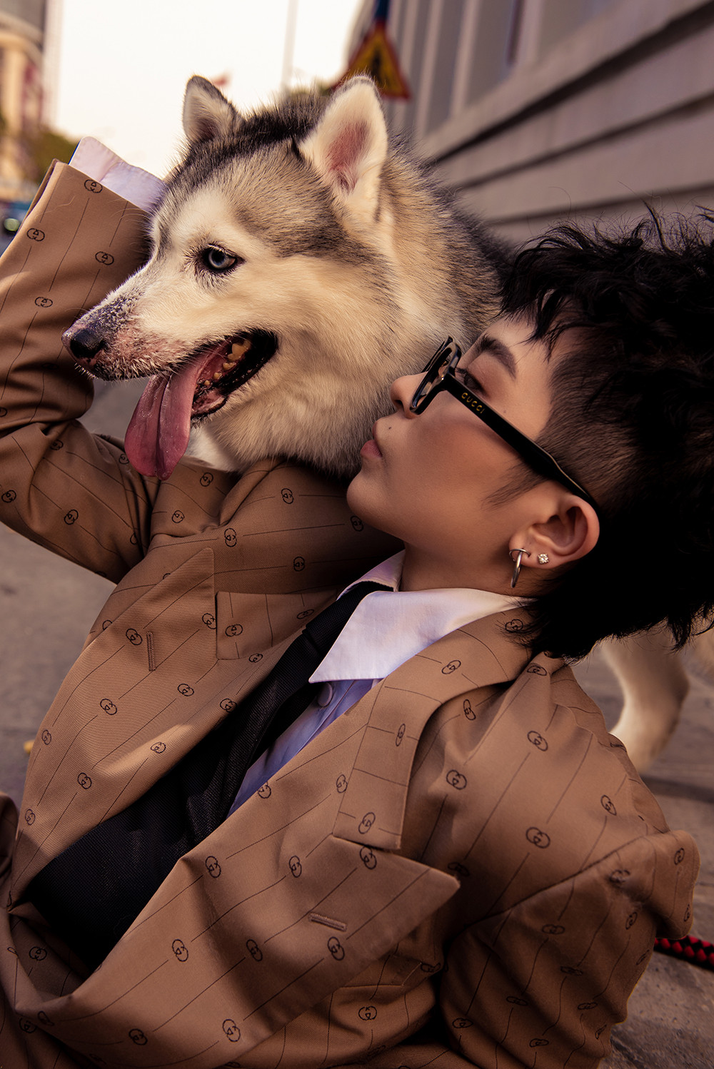 Tung bộ ảnh cực chất bên "người bạn 10 năm", Gil Lê sắp trở lại đường đua V-Pop? ảnh 4