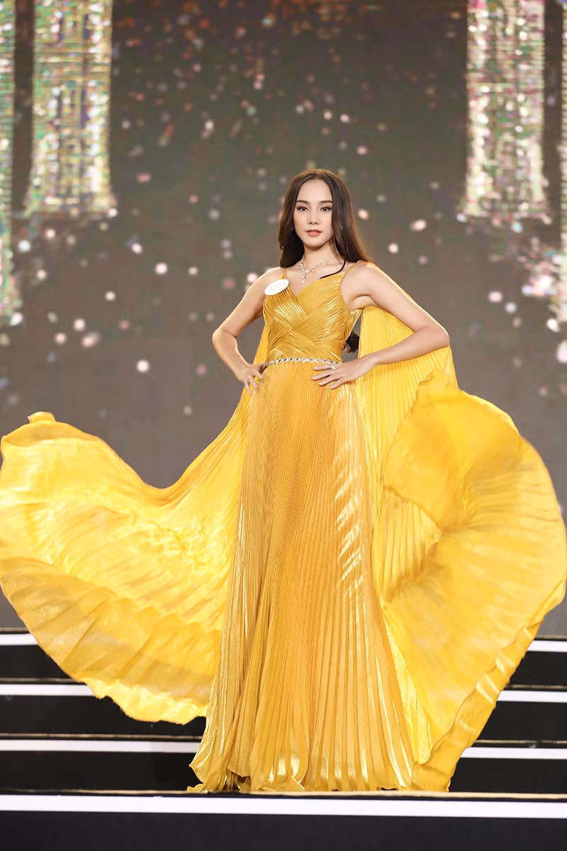 Top 35 Hoa hậu Việt Nam 2020 chính thức lộ diện trong trang phục dạ hội lộng lẫy ảnh 6