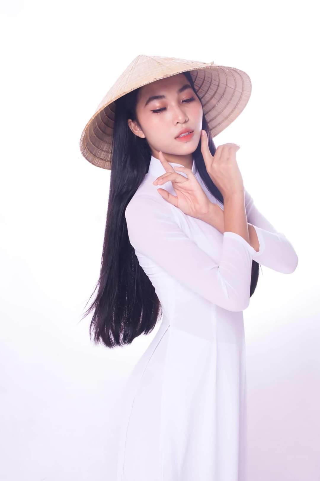 Lộ diện thí sinh Hoa Hậu Việt Nam có nụ cười giống Phạm Hương nhưng lại hâm mộ H’Hen Niê ảnh 7