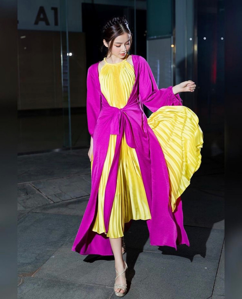 Mỹ nhân showbiz Việt “mê mệt” áo tứ thân cách điệu, thi nhau làm tóc kiểu mỹ nữ cổ trang ảnh 12