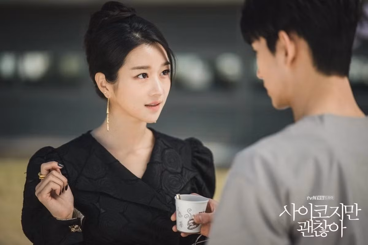 Tiết lộ trang phục các tập tiếp theo của Seo Ye Ji - nữ chính phim "Điên Thì Có Sao" ảnh 4