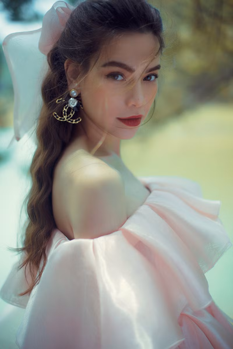 Hồ Ngọc Hà mang bầu vẫn không ngại lội xuống hồ thực hiện bộ ảnh đẹp mê hồn cho album mới ảnh 4