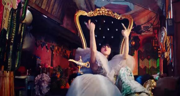 Sau làn sóng chỉ trích dữ dội từ fan Ấn Độ, YG đã chỉnh sửa lại MV "How You Like That" ảnh 1