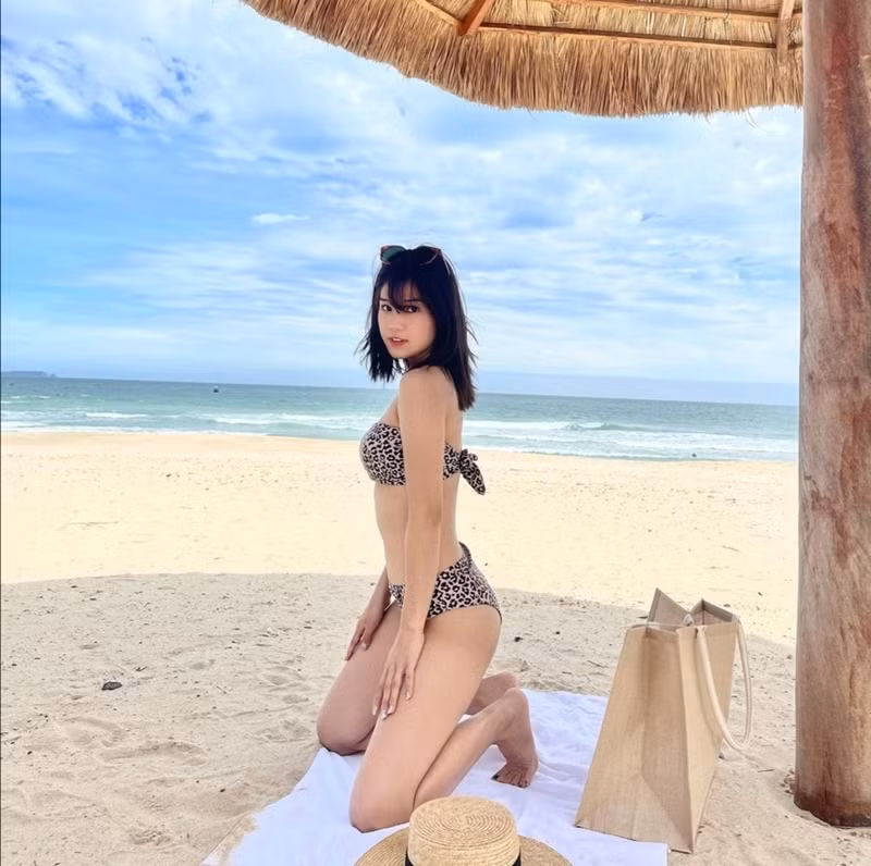 Huyền My, Bảo Anh, Hoàng Yến Chibi... diện bikini khoe dáng gây sốt MXH tuần đầu năm mới ảnh 3