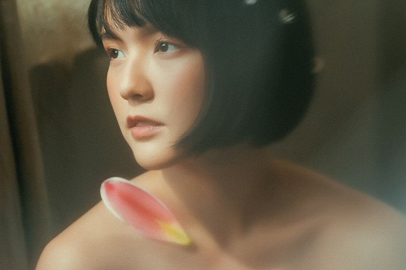 Nhan sắc cổ điển của cô gái khiến “sếp” Sơn Tùng yêu say đắm trong “Chúng Ta Của Hiện Tại“ ảnh 7