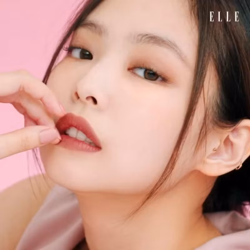 Dự đoán các màu son hot trong mùa Thu 2020 với bộ ảnh mới của Jennie (BLACKPINK) trên ELLE ảnh 8