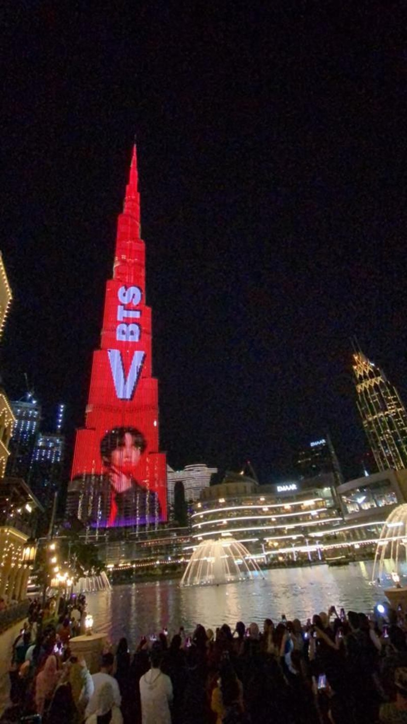 V BTS chiếm sóng MXH toàn cầu, là idol đầu tiên xuất hiện trên vũ trụ trong ngày sinh nhật ảnh 3