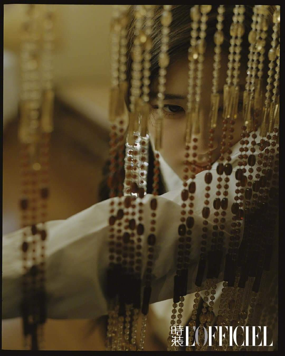 Thanh long đỏ bất ngờ làm “cameo” cho Triệu Lộ Tư trong bộ ảnh mùa Thu tuyệt đẹp ảnh 5