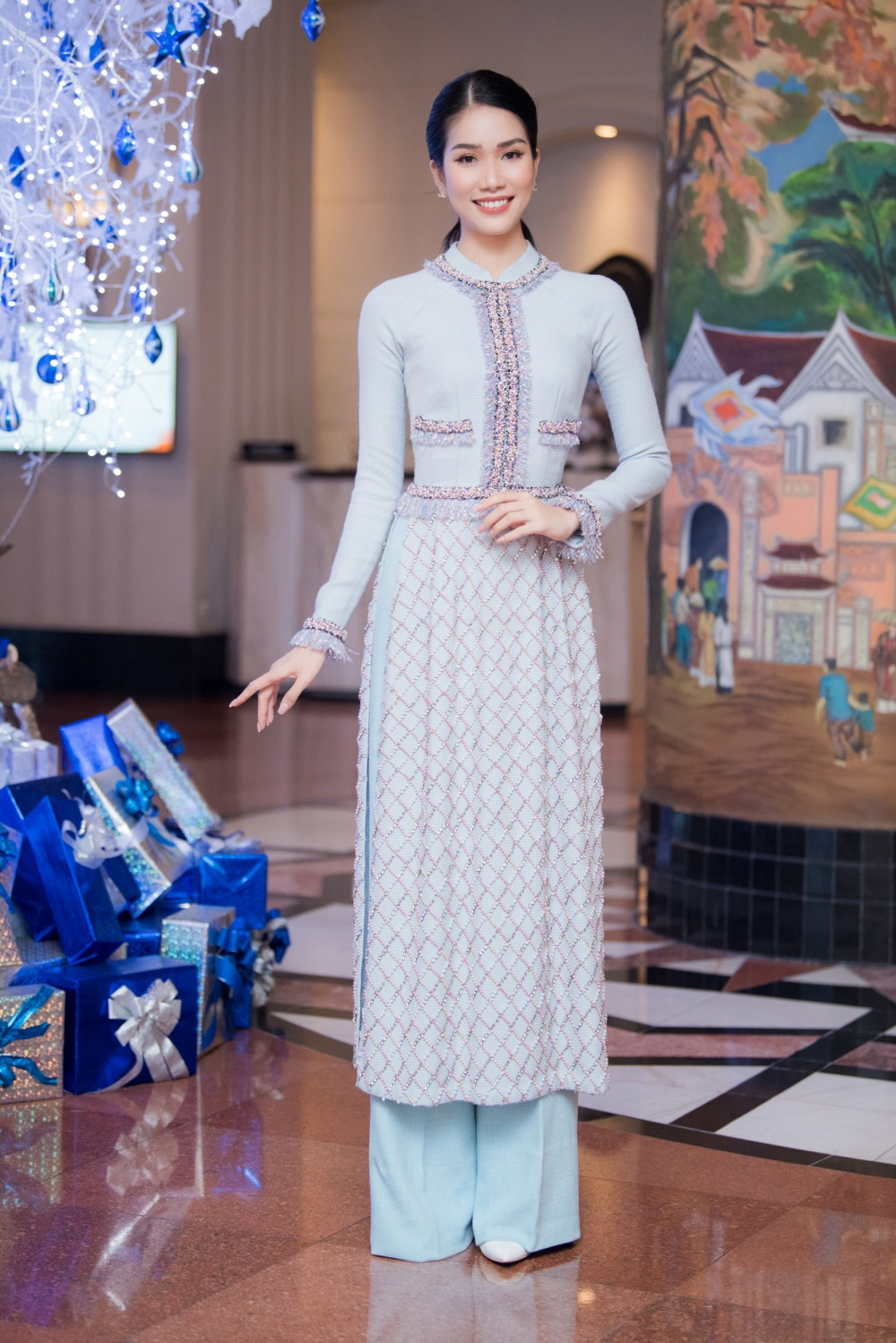 Á hậu Phương Anh lần đầu làm MC, “bắn” song ngữ Anh-Pháp cực đỉnh cùng chính khách quốc tế ảnh 5