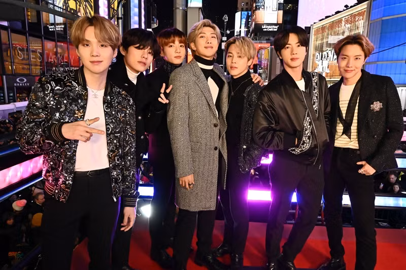 BTS nhận cát-xê siêu khủng tại Mỹ, ngang diva hàng đầu Mariah Carey, mà chỉ diễn có 8 phút ảnh 1