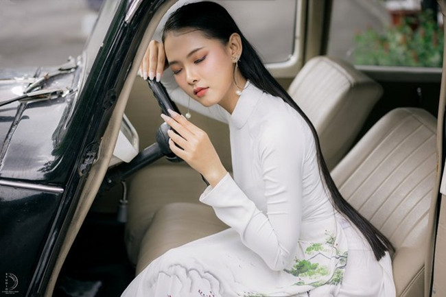 Bạn nghĩ giờ làm gì còn cô gái nào để tóc dài 1m, thí sinh Hoa hậu Việt Nam có đấy! ảnh 2