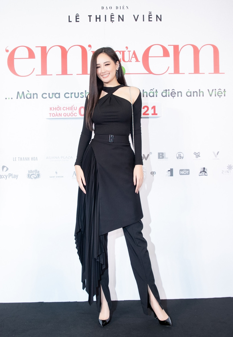 Hoa hậu Đỗ Thị Hà và Mai Phương Thúy khoe nhan sắc “một 9 một 10” trên thảm đỏ ra mắt phim ảnh 4