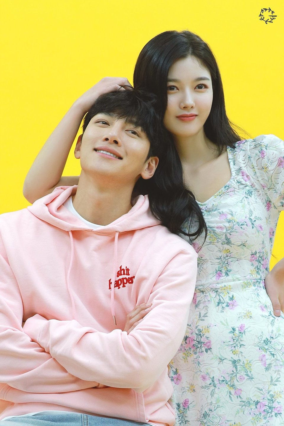 Mãn nhãn với loạt ảnh hậu trường của “cặp đôi lầy lội” Ji Chang Wook - Kim Yoo Jung ảnh 3