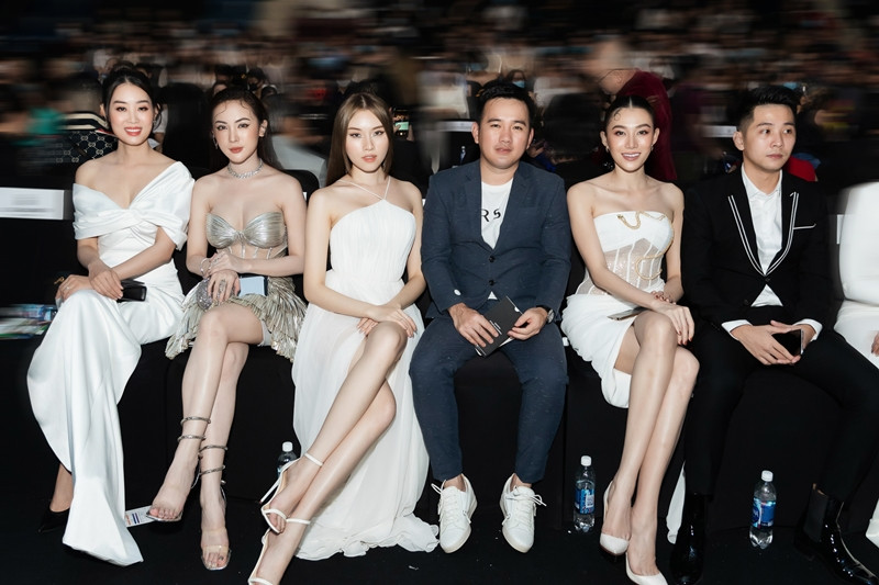 Vì sao “cuộc chiến” nhan sắc hàng ghế đầu gay cấn chặt chém khác hẳn “cuộc chiến” thảm đỏ? ảnh 4