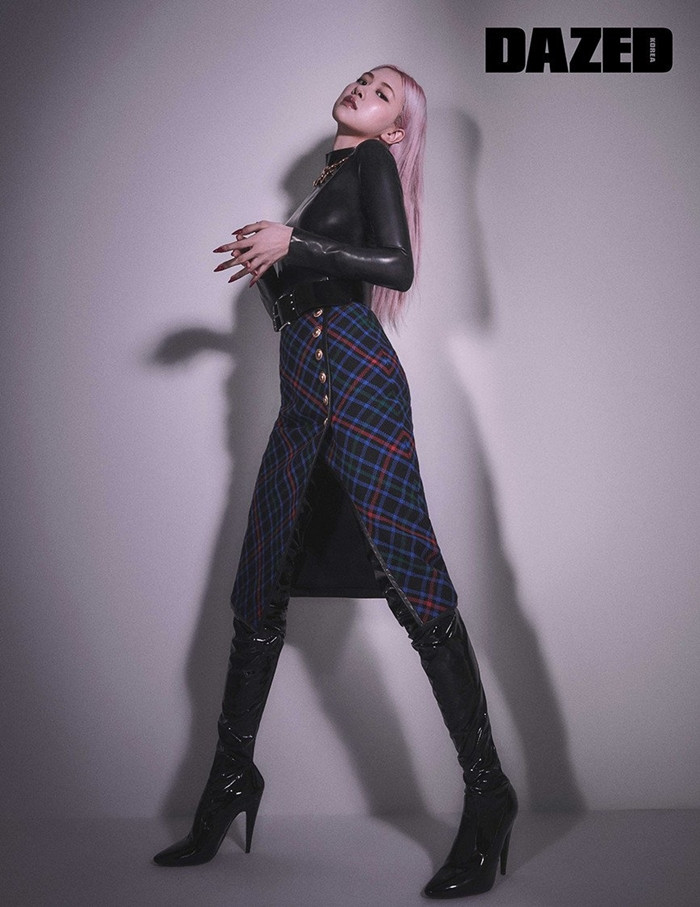 Jang Won Young và Rosé BLACKPINK đụng hàng: Chân dài cực phẩm không đọ được với chân cong ảnh 3