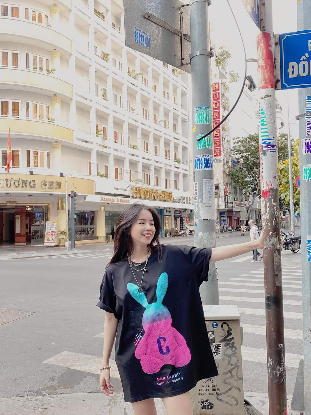 Ngắm gu thời trang chuẩn fashionista của Mie, DJ xinh đẹp của show “Rap Việt” ảnh 4