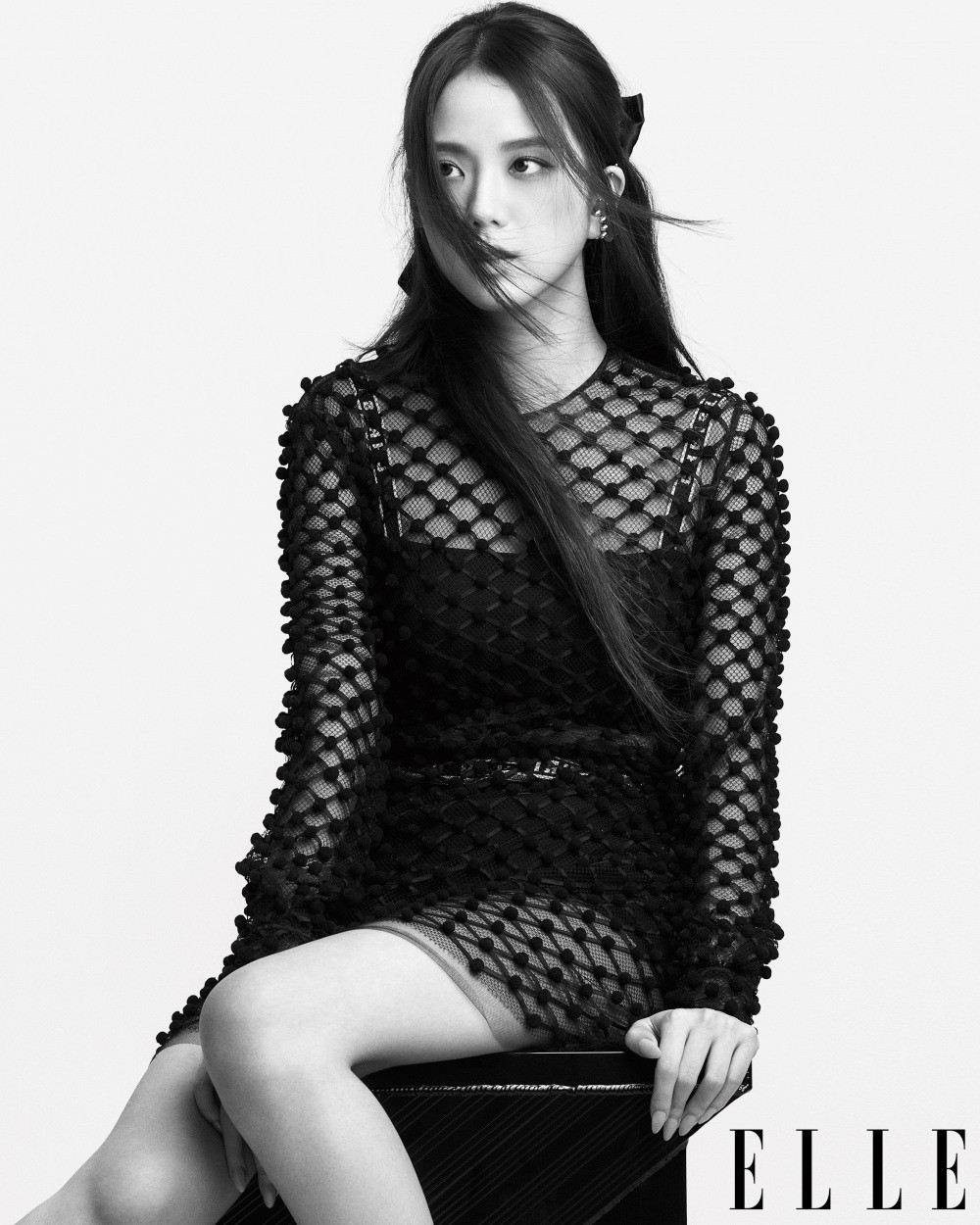 Lên bìa ELLE Mỹ tháng 10, bốn cô gái vàng K-Pop khẳng định “Tương lai chính là BLACKPINK” ảnh 10