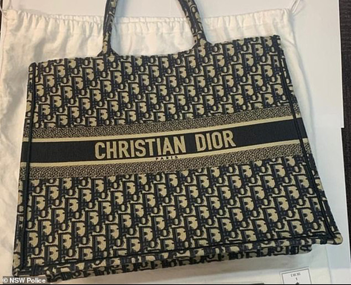 Ăn cắp hàng loạt túi LV, Dior,... chụp ảnh sống ảo, hot Instagram người Việt bị bắt ở Úc ảnh 2